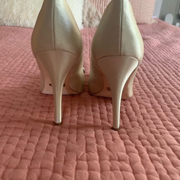Badgley Mischka Opel Ivory Satin Heels